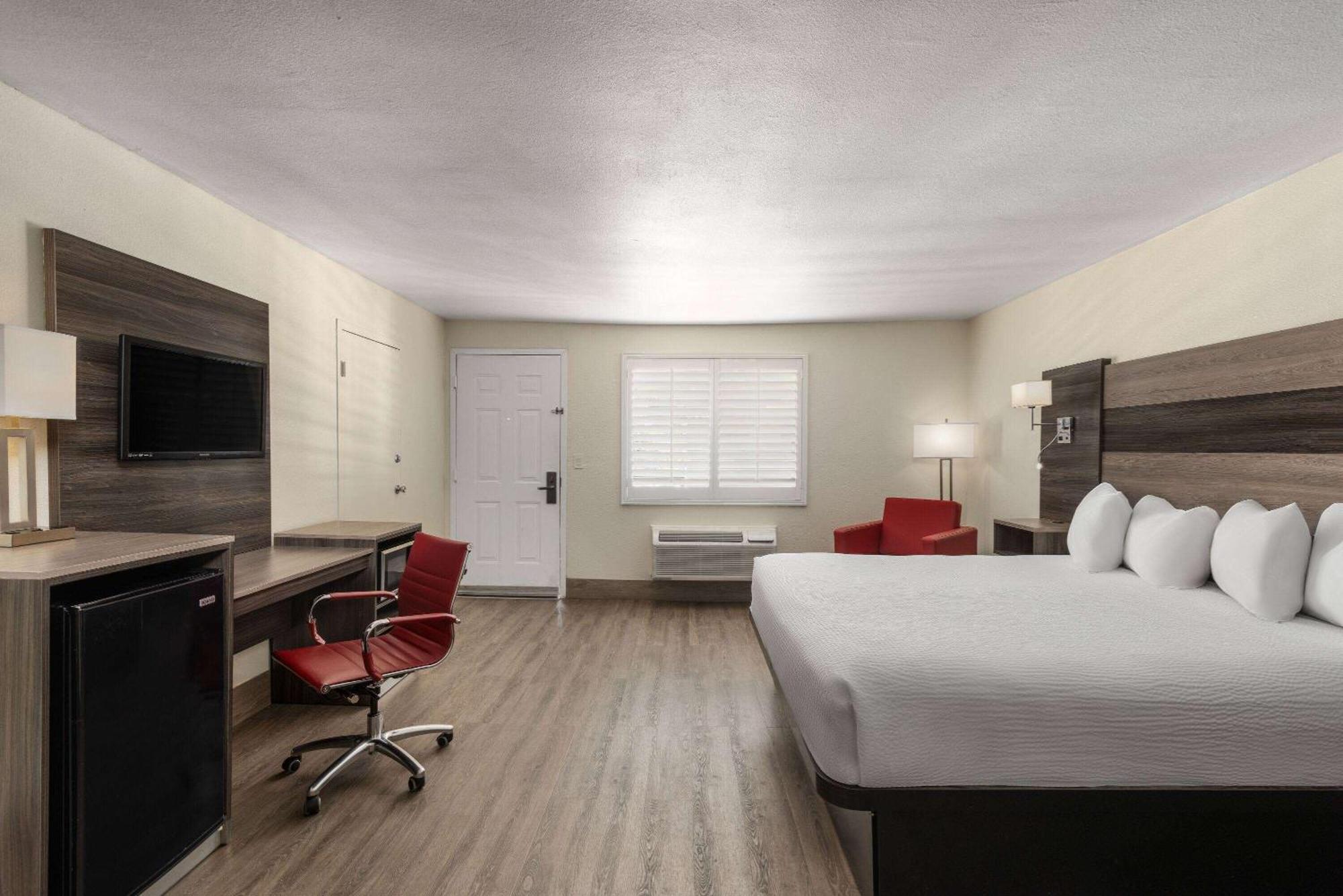 Ramada By Wyndham Kingman Otel Dış mekan fotoğraf