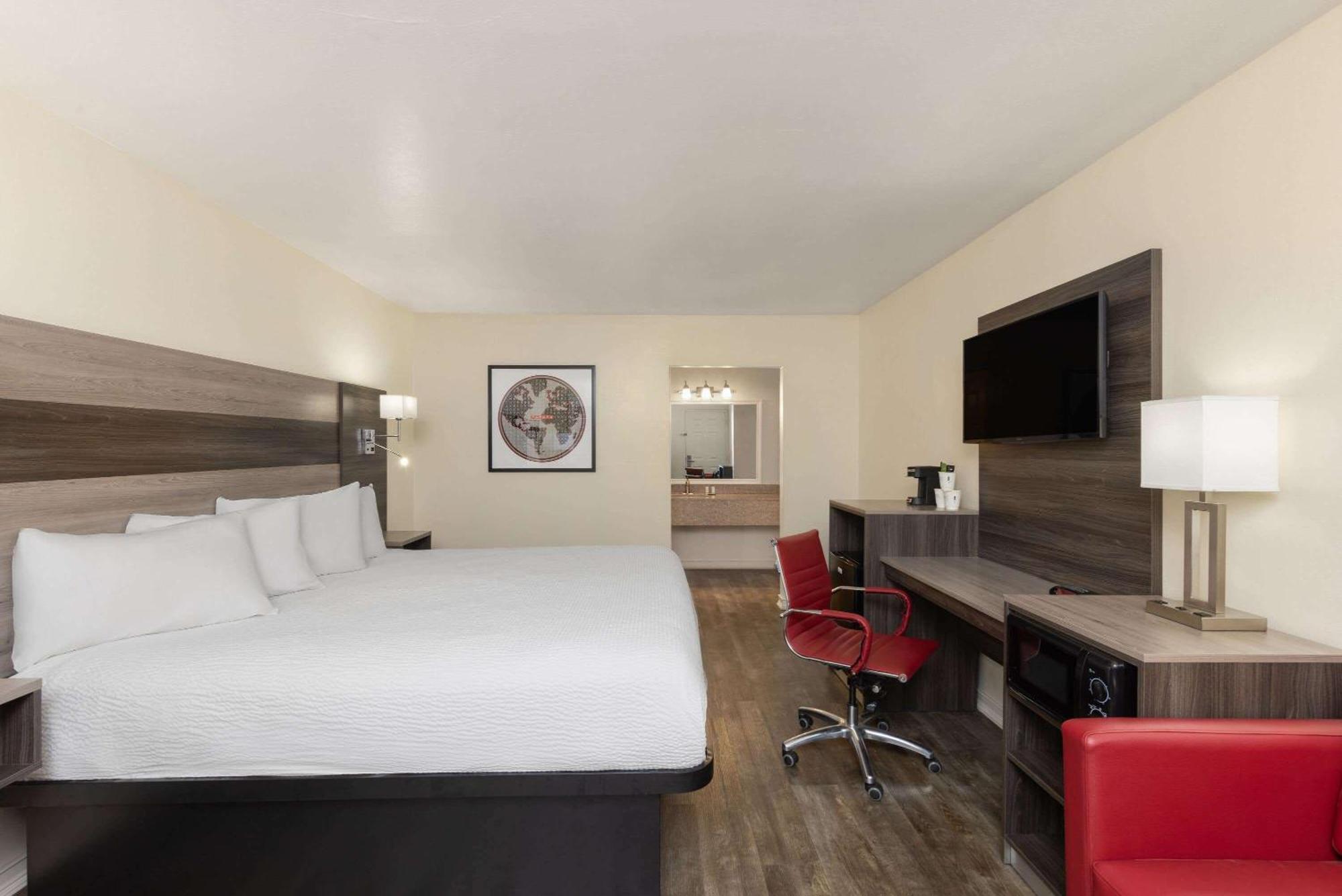 Ramada By Wyndham Kingman Otel Dış mekan fotoğraf