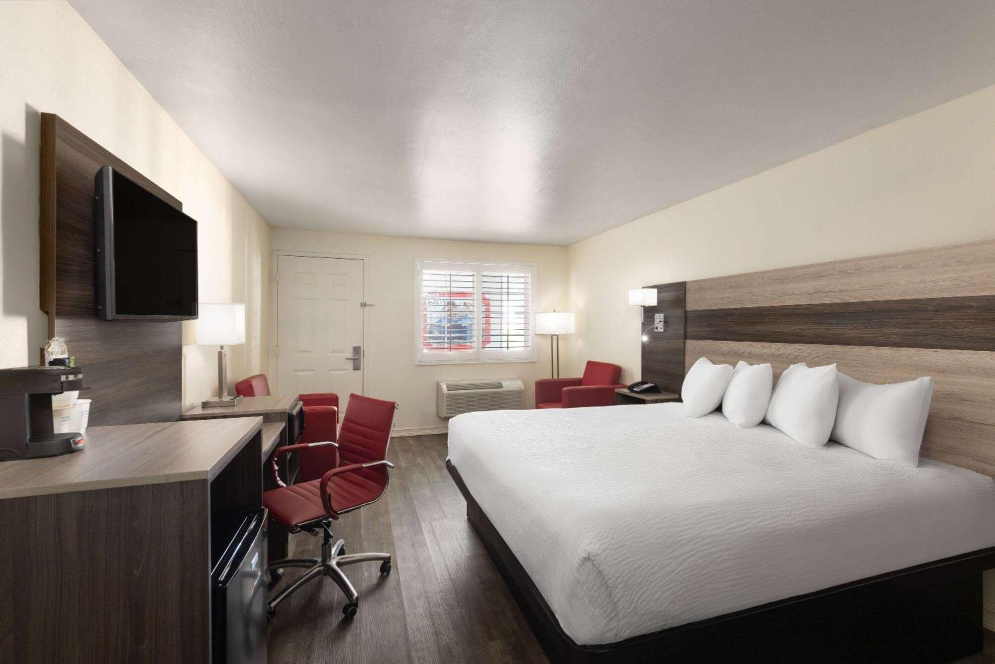 Ramada By Wyndham Kingman Otel Dış mekan fotoğraf