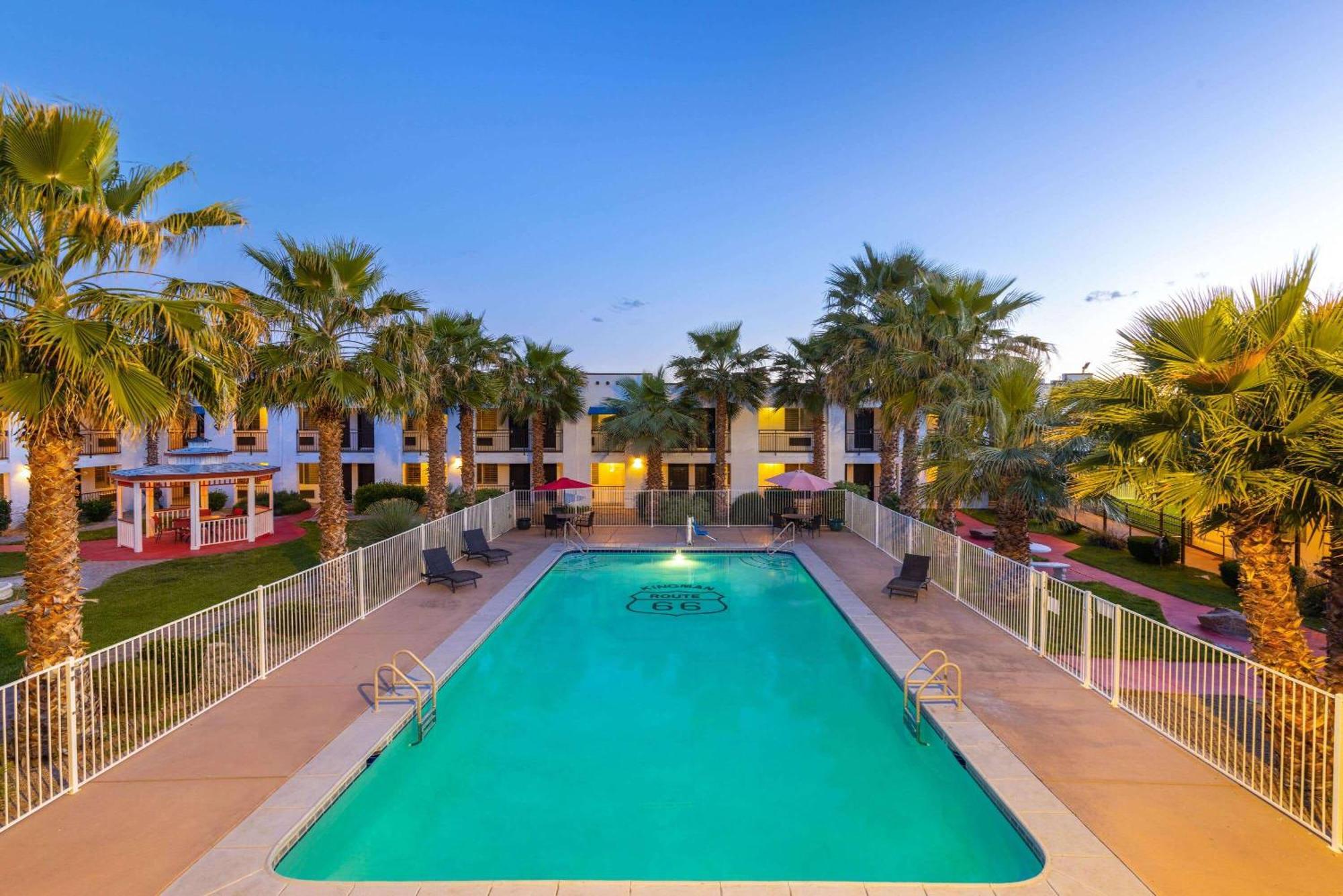 Ramada By Wyndham Kingman Otel Dış mekan fotoğraf